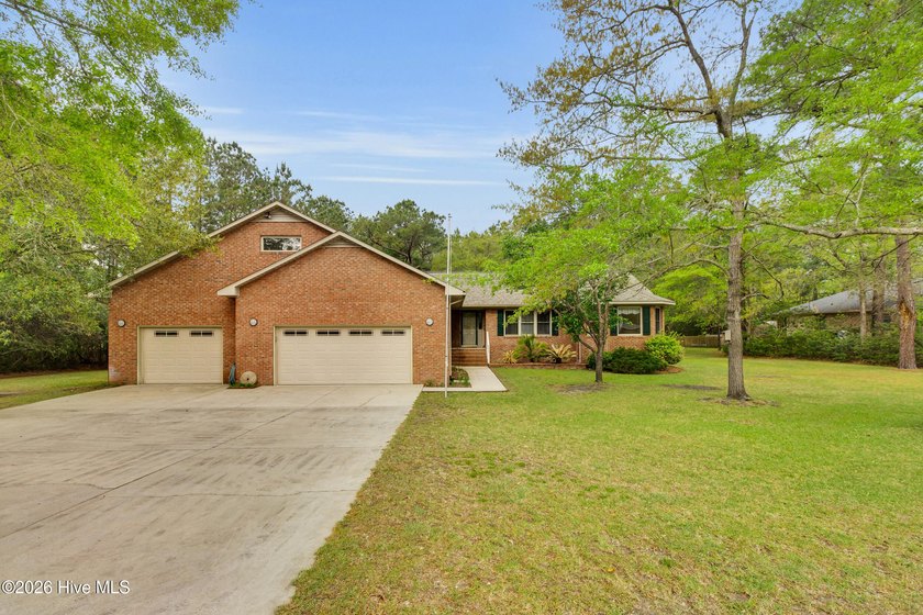 NEW PRICE REDUCTION of $10,000--this home is ready for its next - Beach Home for sale in New Bern, North Carolina on Beachhouse.com