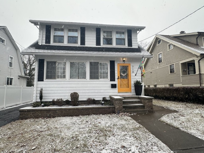 Beautifully and newly renovated Colonial with lots of charm. New - Beach Home for sale in New Haven, Connecticut on Beachhouse.com