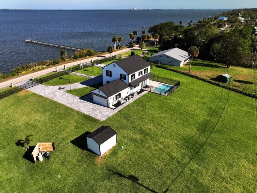 Historic 1903 home on 2+ acres & 251 feet of river - Beach Home for sale in Fort Pierce, Florida on Beachhouse.com