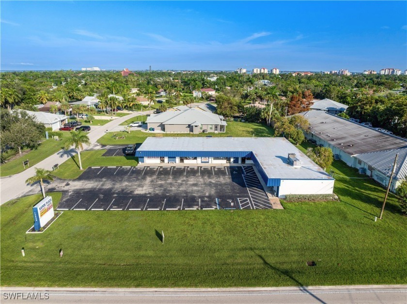 This commercial strip plaza offers 6 units and a warehouse - Beach Commercial for sale in Fort Myers, Florida on Beachhouse.com