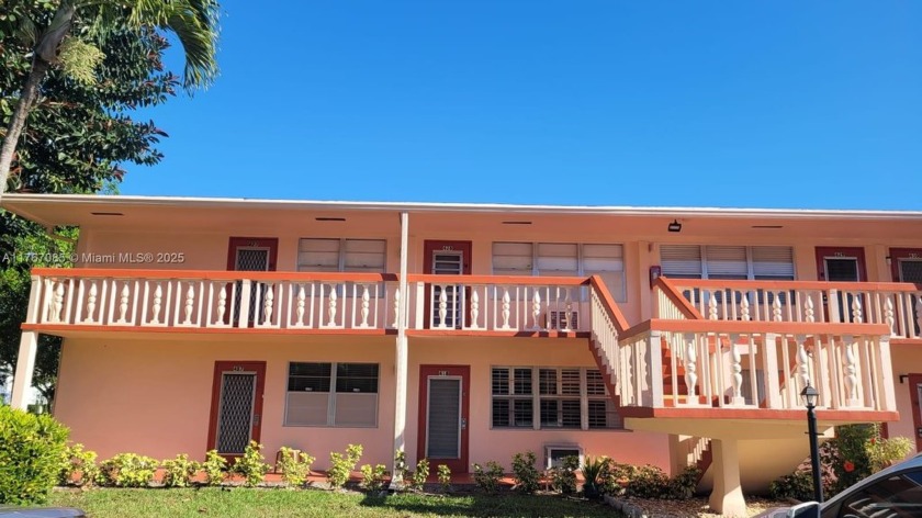 Great clean first floor unit in a quiet building with ample - Beach Condo for sale in Deerfield Beach, Florida on Beachhouse.com