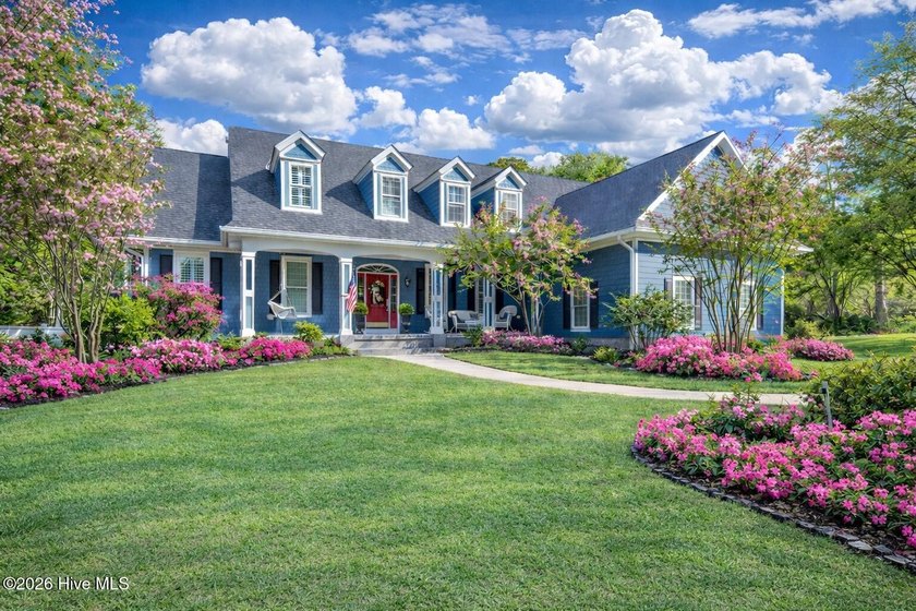 Custom-built Lowcountry home on a .7 of an acre, perfectly - Beach Home for sale in Southport, North Carolina on Beachhouse.com
