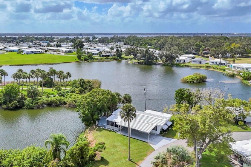Nature Lover's Paradise in Tidevue Estates! Enjoy breathtaking - Beach Home for sale in Ellenton, Florida on Beachhouse.com