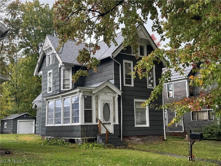 ATTENTION INVESTORS! Fantastic opportunity to own a 4-bedroom - Beach Home for sale in Conneaut, Ohio on Beachhouse.com