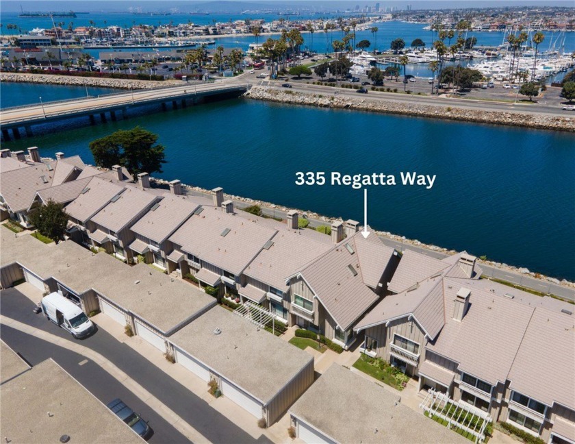 Immaculately remodeled waterfront townhome, 2 bed, 2.5 bath with - Beach Townhome/Townhouse for sale in Seal Beach, California on Beachhouse.com