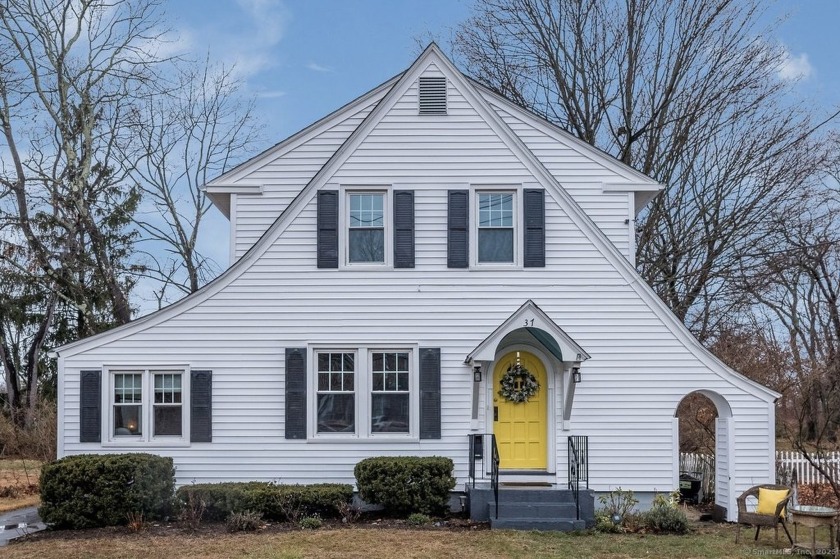 Live in the heart of charming historic Old Saybrook center - Beach Home for sale in Old Saybrook, Connecticut on Beachhouse.com