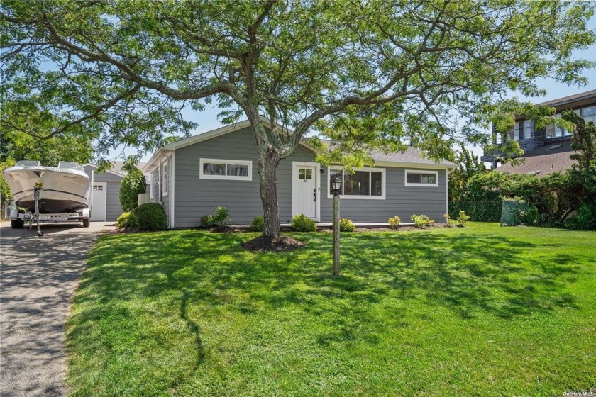 *OWNER WANTS OFFERS* IMMACULATE NEWLY UPADATED AND REMODELED - Beach Home for sale in East Quogue, New York on Beachhouse.com