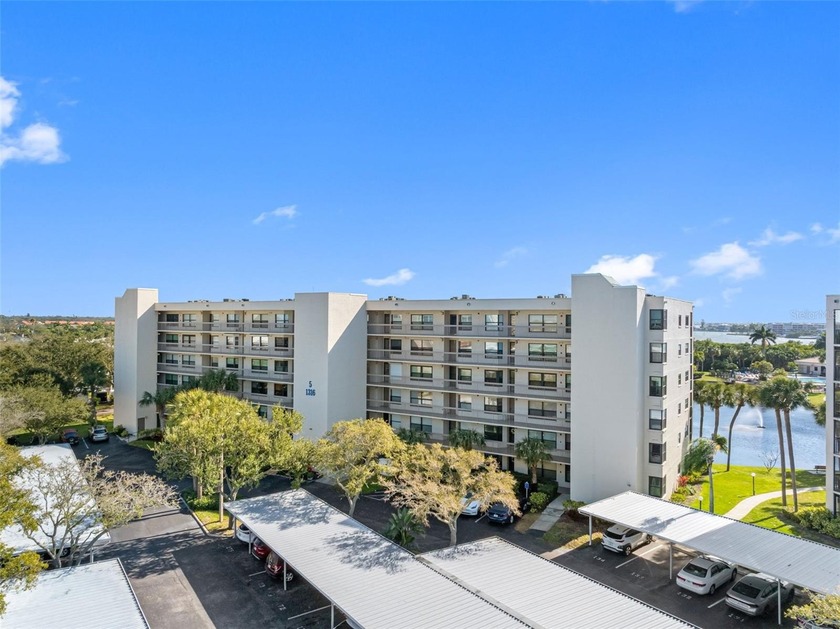The perfect winter getaway - this 2 BR 2 BA condo is sold fully - Beach Condo for sale in South Pasadena, Florida on Beachhouse.com