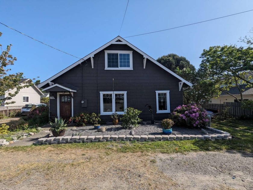 This is a Minimum Service Listing, please call your agent for - Beach Home for sale in Fortuna, California on Beachhouse.com