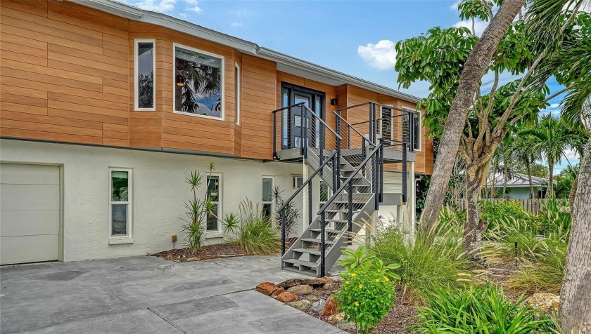 One or more photo(s) has been virtually staged. Siesta Key - Beach Home for sale in Sarasota, Florida on Beachhouse.com