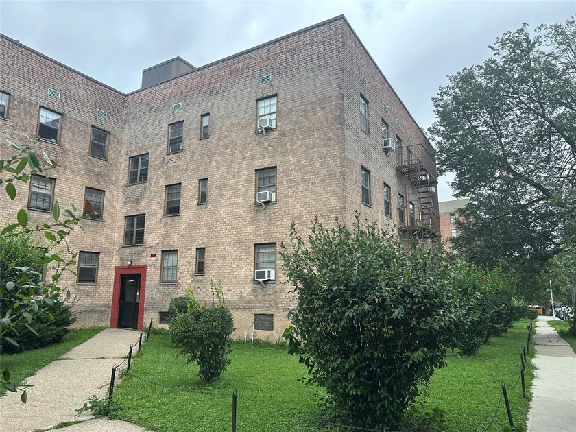 Welcome to Kew Terrace Garden Apartmets Co-op! One Bedroom - Beach Home for sale in Flushing, New York on Beachhouse.com