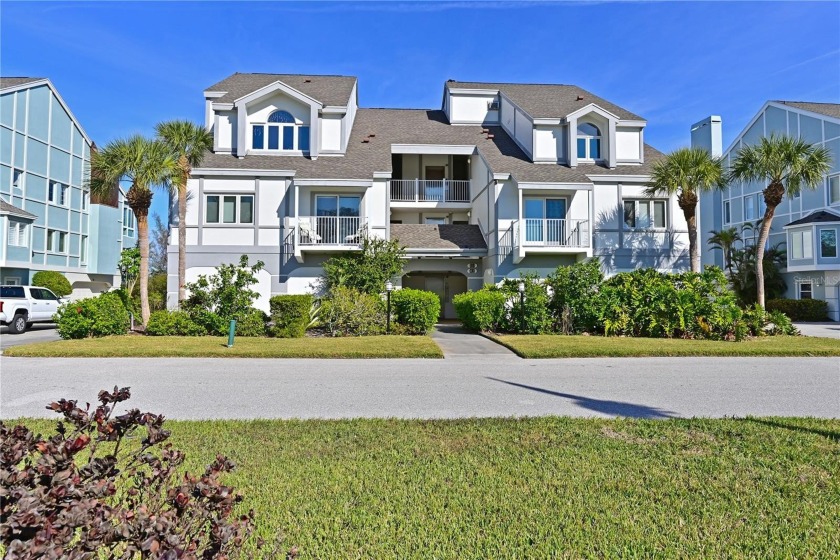 Under contract-accepting backup offers. Welcome to your dream - Beach Condo for sale in Bradenton, Florida on Beachhouse.com