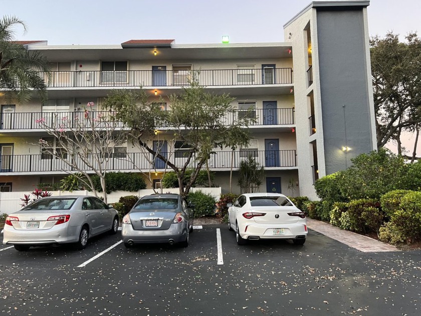 Beautiful two bedroom 2 bath corner unit condo 55+ gated - Beach Condo for sale in Delray Beach, Florida on Beachhouse.com