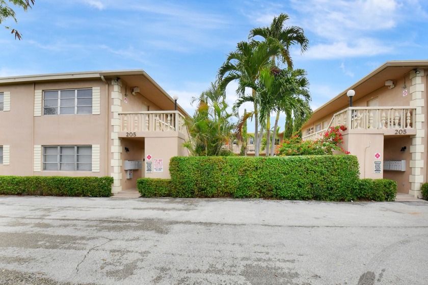 Indulge in the ultimate coastal lifestyle with this charming and - Beach Condo for sale in Boynton Beach, Florida on Beachhouse.com