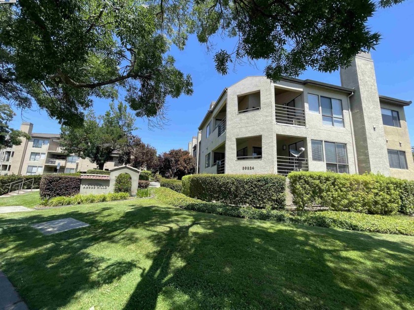 Presenting an exceptional opportunity to own a charming condo in - Beach Condo for sale in Fremont, California on Beachhouse.com