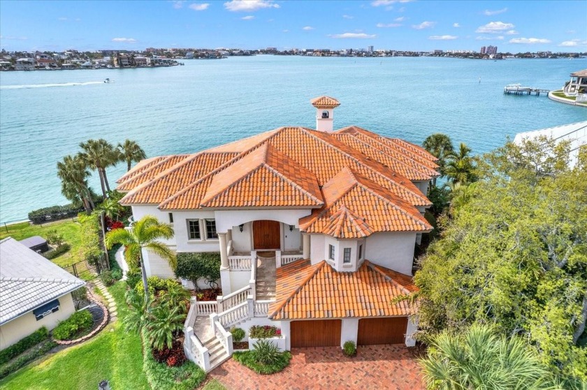 WELCOME TO THIS WATERFRONT MASTERPIECE IN THE PRESTIGIOUS - Beach Home for sale in Seminole, Florida on Beachhouse.com