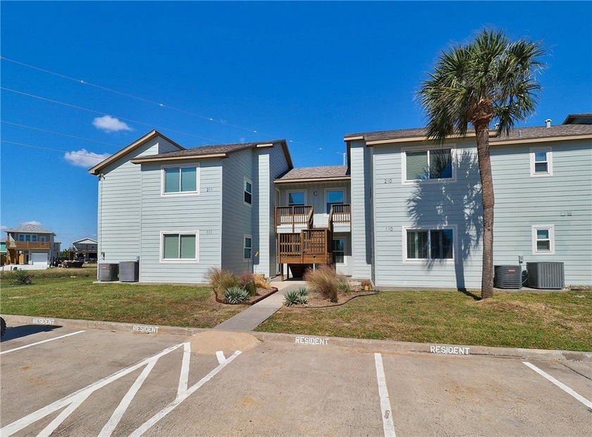 Beautiful condo in the heart of Port Aransas. This Aransas - Beach Condo for sale in Port Aransas, Texas on Beachhouse.com