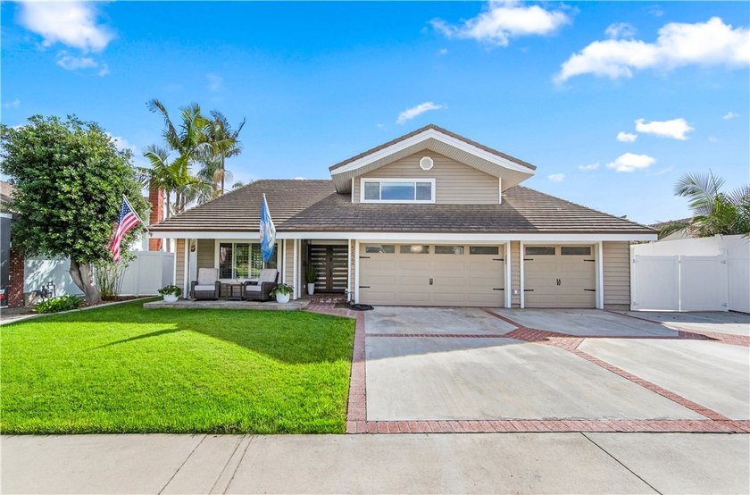 Completely remodeled Huntington Beach home just minutes from the - Beach Home for sale in Huntington Beach, California on Beachhouse.com