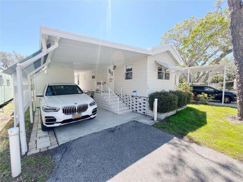 Prime Location and NO Lot Rent! Seize your chance to own a slice - Beach Home for sale in Dunedin, Florida on Beachhouse.com