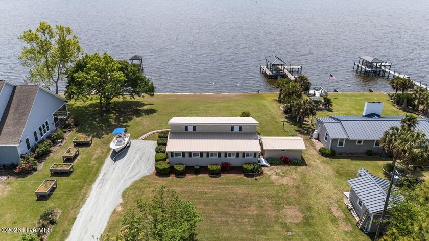 Welcome to your opportunity to own a beautiful stretch of - Beach Home for sale in Arapahoe, North Carolina on Beachhouse.com