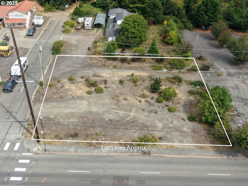 Prime 0.35-acre commercial parcel in Coos Bay. Approx. 125' x - Beach Commercial for sale in Coos Bay, Oregon on Beachhouse.com