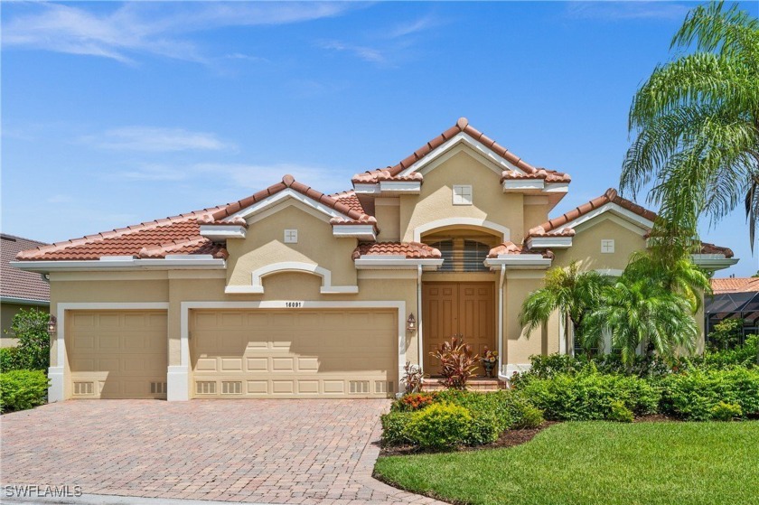 Welcome to 16091 Thorn Wood Drive! This spacious, lakefront home - Beach Home for sale in Fort Myers, Florida on Beachhouse.com