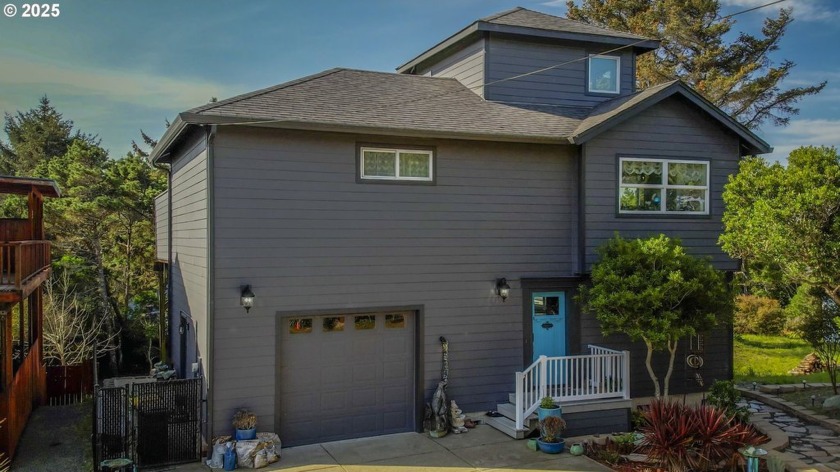 The Mermaid Pearl of Falcon Street - A One-of-a-Kind Coastal - Beach Home for sale in Florence, Oregon on Beachhouse.com