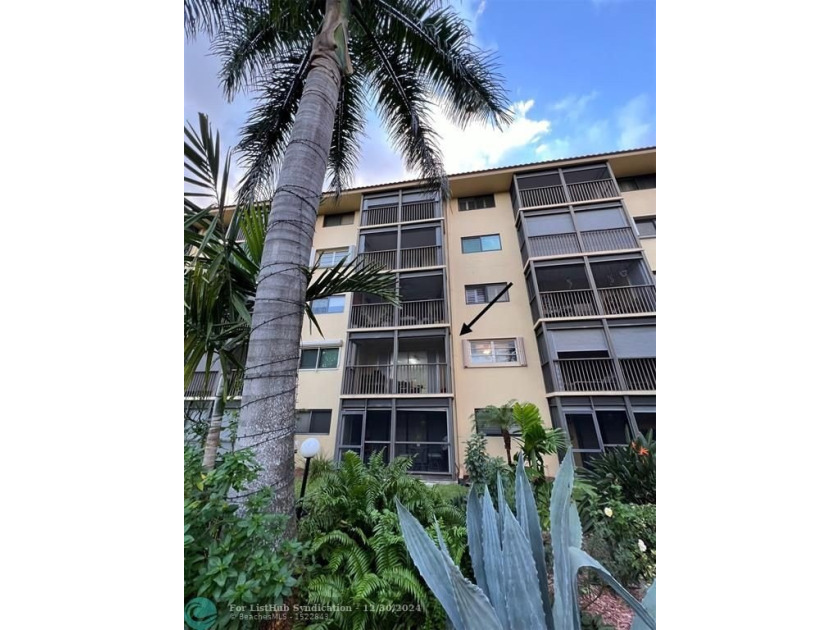 WANT A NICE PEACEFUL VIEW near the beach? Look no more! This 2/2 - Beach Condo for sale in Pompano Beach, Florida on Beachhouse.com