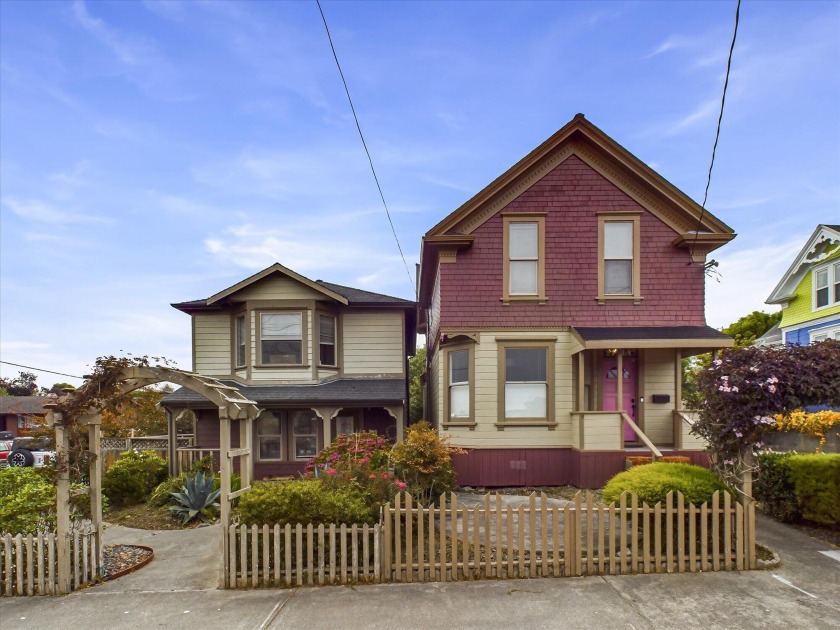 Very well maintained two large homes on one oversized lot in a - Beach Home for sale in Eureka, California on Beachhouse.com