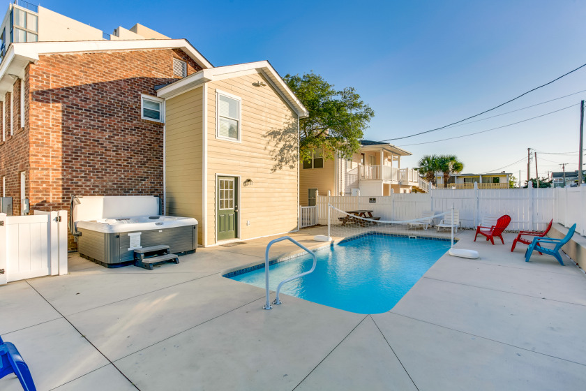 Newly Refurbished - Beach House with pool & hot tub +Free - Beach Vacation Rentals in North Myrtle Beach, South Carolina on Beachhouse.com