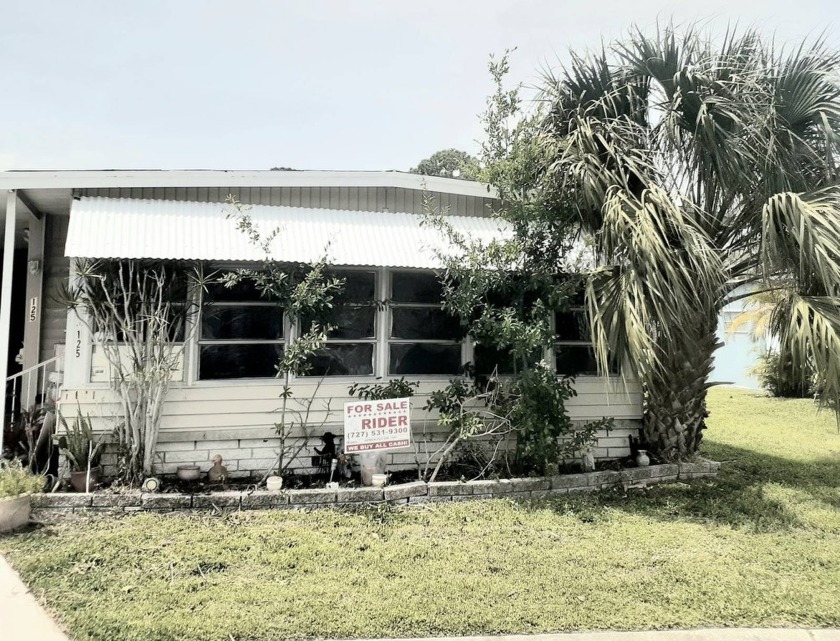 Absolutely lovely 2 brms 2 bath doublewide located in a premier - Beach Home for sale in Largo, Florida on Beachhouse.com