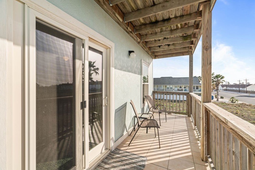 LEAVE your worries behind at Leeward Isles, #4205! This - Beach Condo for sale in Corpus Christi, Texas on Beachhouse.com