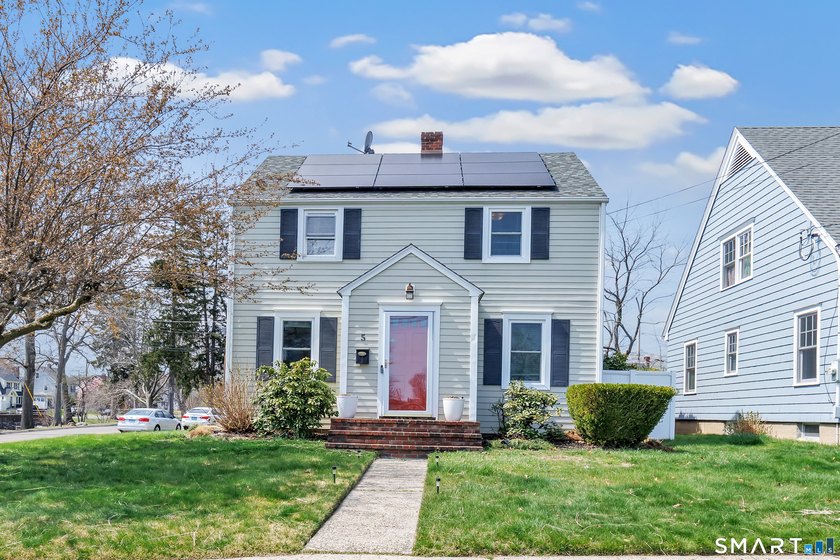 Welcome to this stunning 3-bedroom Colonial in the heart of - Beach Home for sale in Stratford, Connecticut on Beachhouse.com