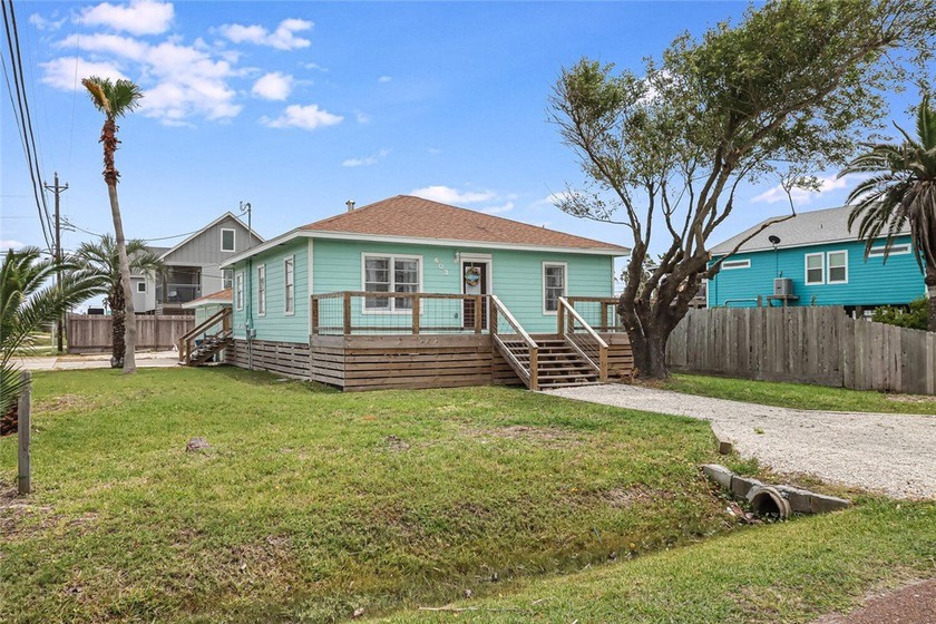 Welcome to Casa Tropical-a beautifully remodeled 3- bedroom - Beach Home for sale in Port Aransas, Texas on Beachhouse.com