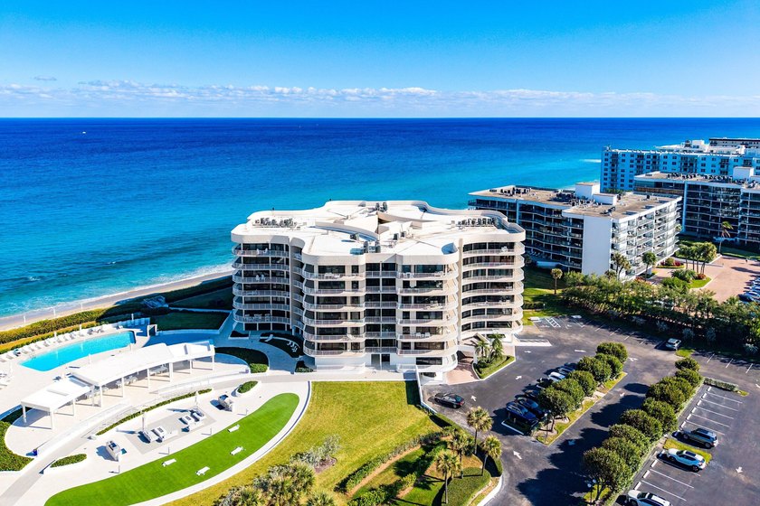 Bright, spacious 2-bedroom, 2-bath condo filled with natural - Beach Condo for sale in Palm Beach, Florida on Beachhouse.com