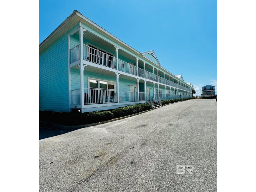 Location Location Location!! You don't want to miss out on this - Beach Home for sale in Gulf Shores, Alabama on Beachhouse.com