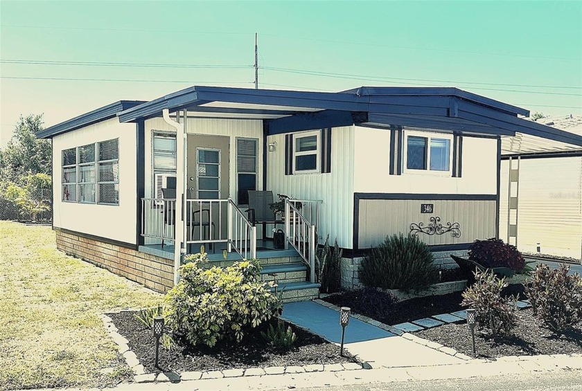 Do not wait to come see this inviting 2 bedroom, 2 bath, split - Beach Home for sale in Pinellas Park, Florida on Beachhouse.com