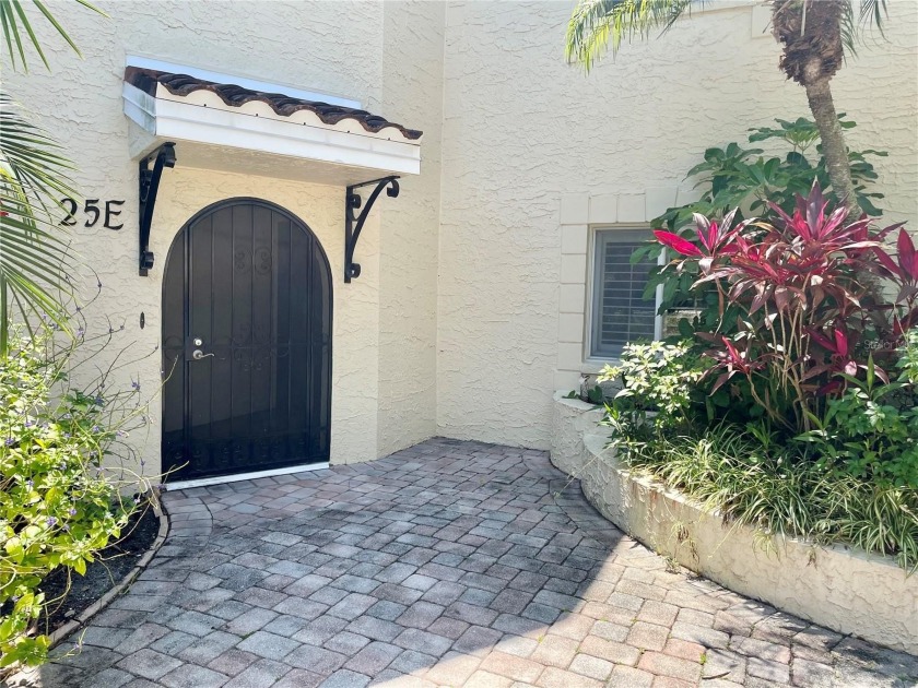 BEAUTIFUL VIZCAYA BOUGAINVILLEA UNIT. This first-floor unit - Beach Condo for sale in Bradenton, Florida on Beachhouse.com