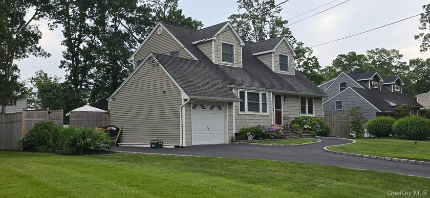 Fabulous 4 bedroom, 2 full bath cape in desirable Shoreham! - Beach Home for sale in Shoreham, New York on Beachhouse.com
