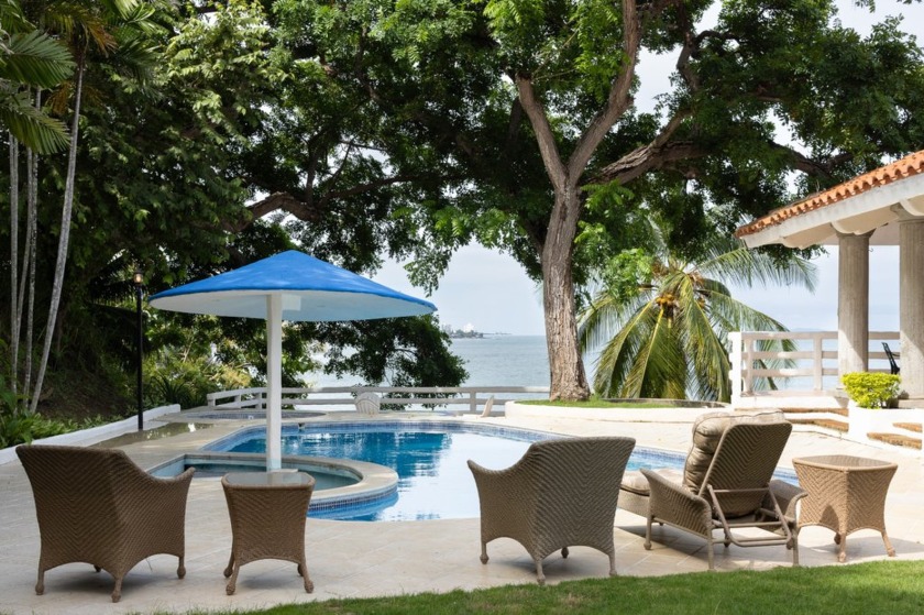 Punta Barco offers a unique opportunity to live in a luxurious - Beach Home for sale in San José,  on Beachhouse.com