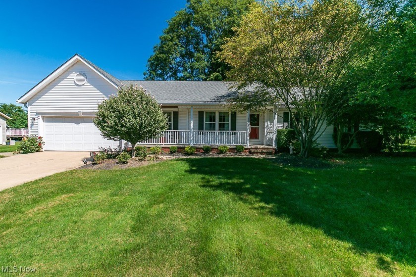 Whalers Cove Ranch with open floor plan. This home features 4 - Beach Home for sale in Mentor, Ohio on Beachhouse.com