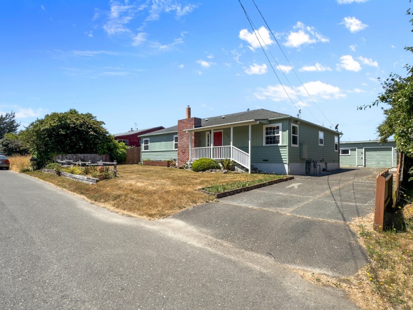 Open House 9/15 from 1-3pm This home is set up for family - Beach Home for sale in Fortuna, California on Beachhouse.com