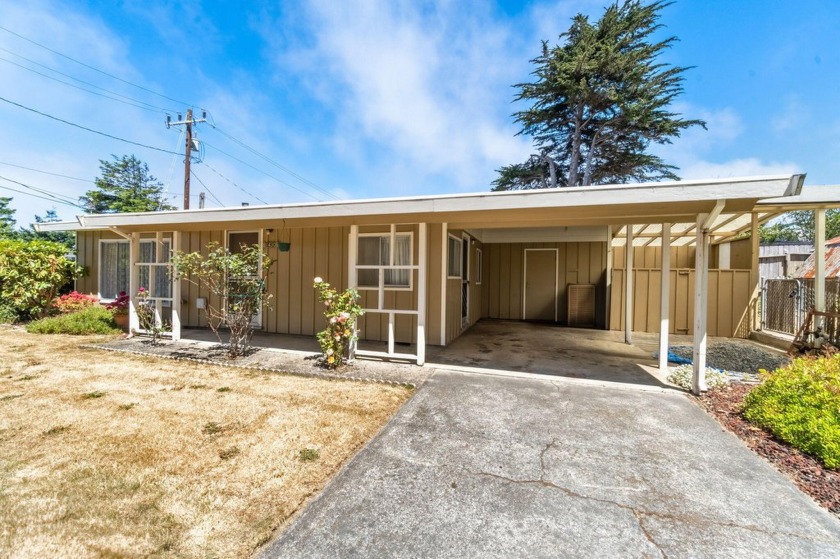 Never been on the market - one owner home - this super cute - Beach Home for sale in Eureka, California on Beachhouse.com