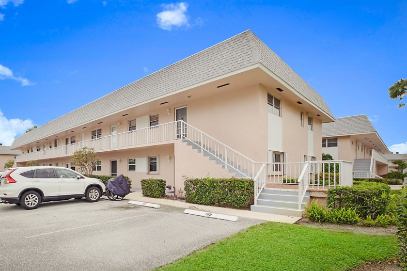 Recently Updated 2 /2 New kitchen and 2 baths End unit on second - Beach Condo for sale in Tequesta, Florida on Beachhouse.com