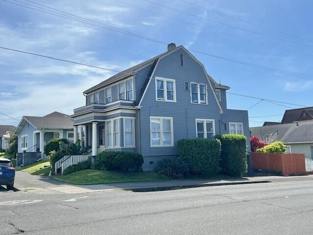 3 Units with Brand New Roof in July of 2024.  This is a great - Beach Home for sale in Eureka, California on Beachhouse.com