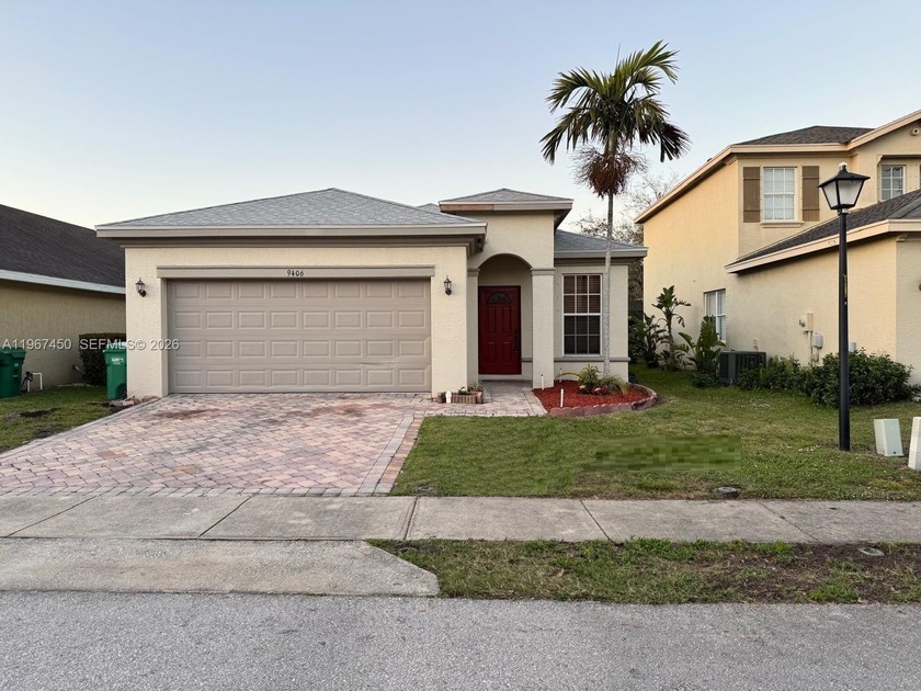 Enjoy this freshly painted single story, featuring 4 large - Beach Home for sale in Fort Pierce, Florida on Beachhouse.com