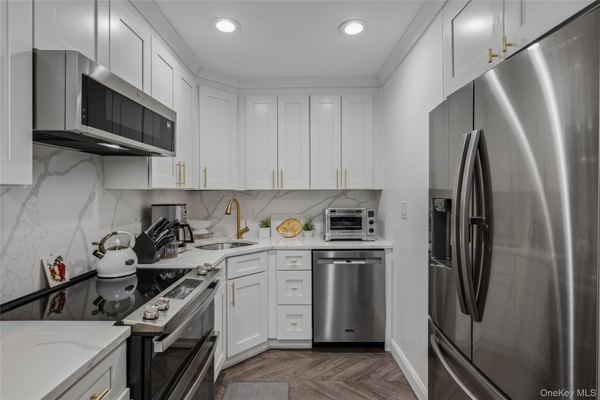 Welcome home to a beautiful, move-in-ready three-bedroom - Beach Home for sale in Beechhurst, New York on Beachhouse.com