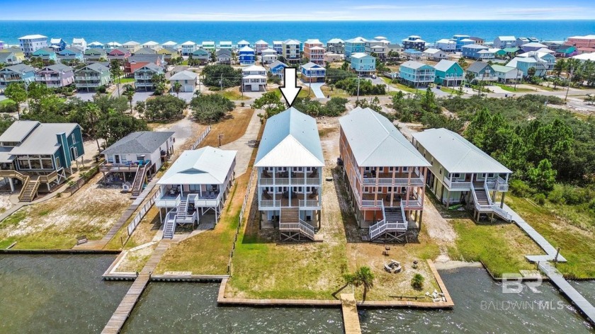 Beautiful 8-bedroom waterfront duplex on Little Lagoon in Gulf - Beach Home for sale in Gulf Shores, Alabama on Beachhouse.com