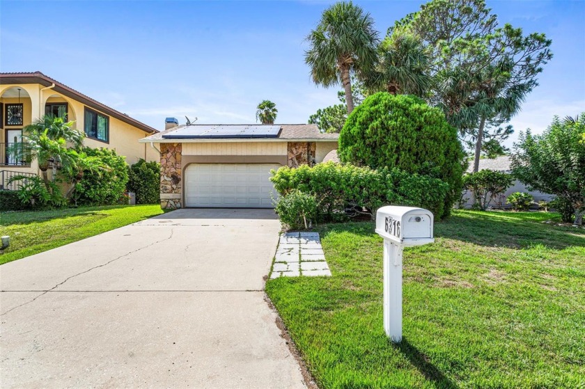 BEAUTIFUL WATERFRONT HOME!    Take your boat to the Gulf with no - Beach Home for sale in New Port Richey, Florida on Beachhouse.com