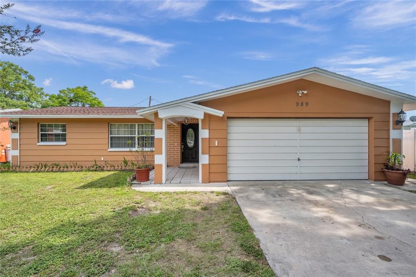 Here's a GREAT OPPORUNITY to own a 3/2 Split plan home in a - Beach Home for sale in Largo, Florida on Beachhouse.com